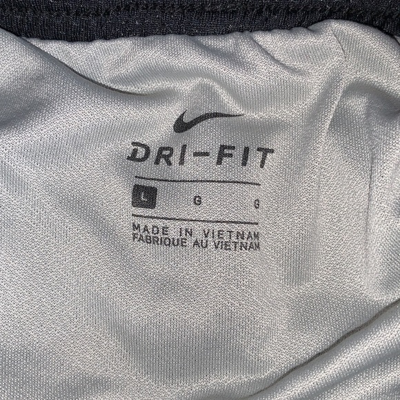 2 Girls Nike shorts size L - Picture 5 of 5